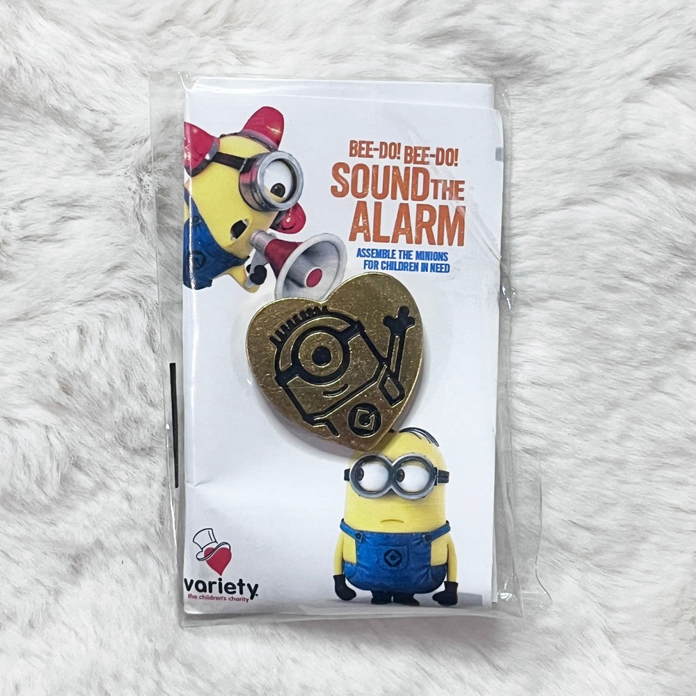 🔮 5/$25 Despicable Me Minions Heart Pin
